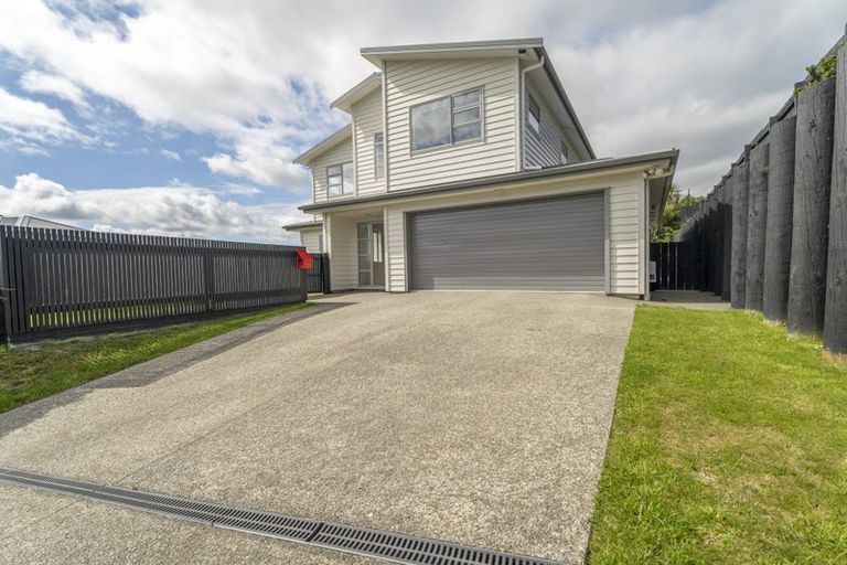 Photo of property in 120 Amesbury Drive, Churton Park, Wellington, 6037