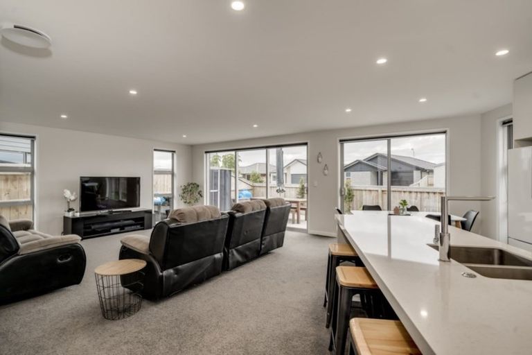 Photo of property in 2 Teachers Court, Papamoa Beach, Papamoa, 3118