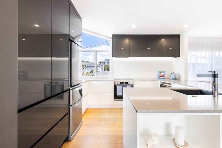 Photo of property in 3/28 Manly Esplanade, Browns Bay, Auckland, 0630