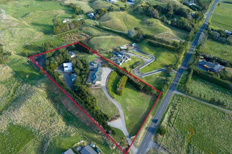 Photo of property in 55 Pukenamu Road, Te Horo, Otaki, 5581