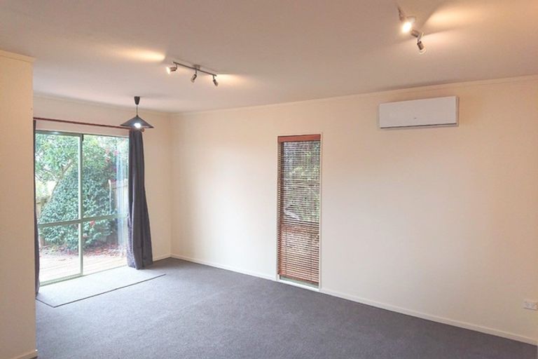 Photo of property in 2/12 Grenadine Place, Unsworth Heights, Auckland, 0632