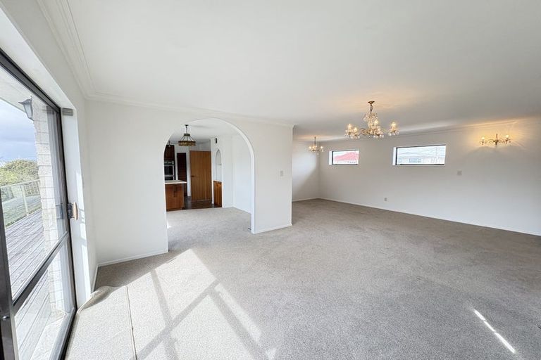 Photo of property in 2/90 Royal View Road, Te Atatu South, Auckland, 0610