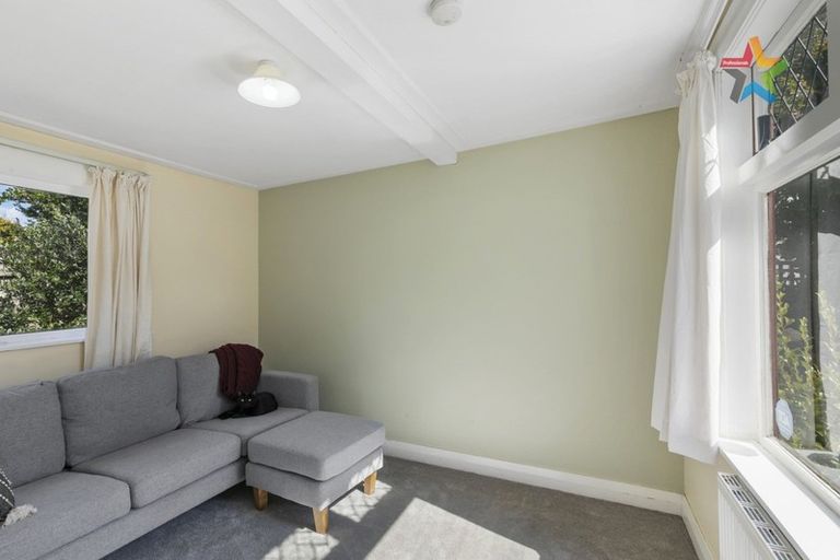 Photo of property in 17 Pirie Crescent, Moera, Lower Hutt, 5010