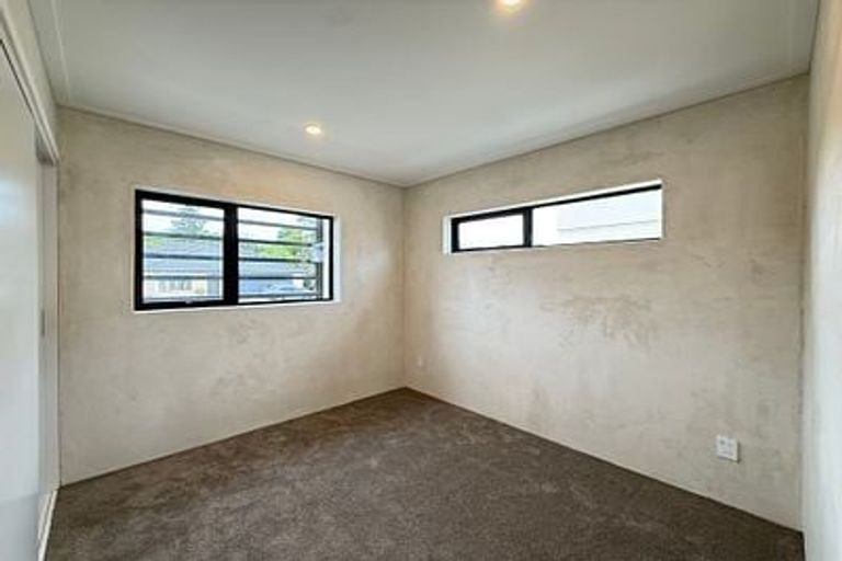 Photo of property in 86a Tiriwa Drive, Massey, Auckland, 0614