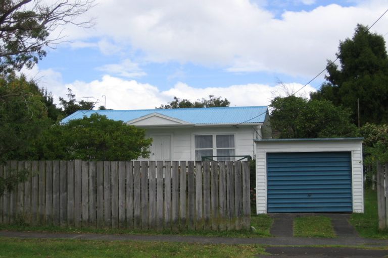 Photo of property in 95 Beach Haven Road, Beach Haven, Auckland, 0626
