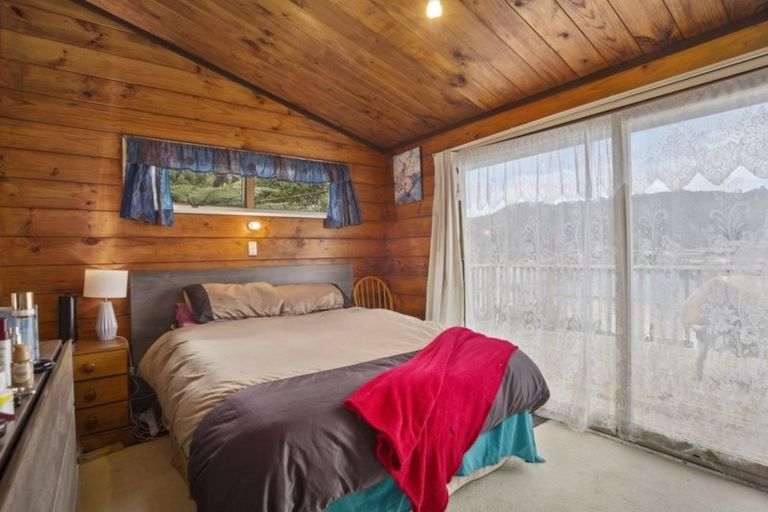 Photo of property in 49 Logie Street, Stokes Valley, Lower Hutt, 5019