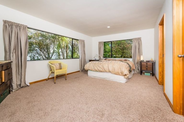 Photo of property in 52a Heathcote Road, Castor Bay, Auckland, 0620
