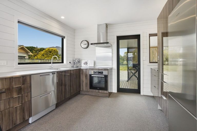 Photo of property in 266 Lakeview Terrace, Lake Hawea, Wanaka, 9382