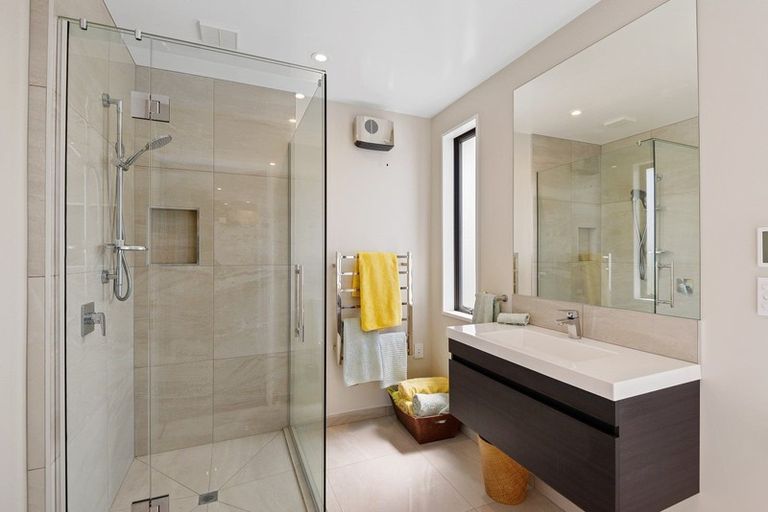 Photo of property in 8 Dave Jamieson Lane, Hillmorton, Christchurch, 8024