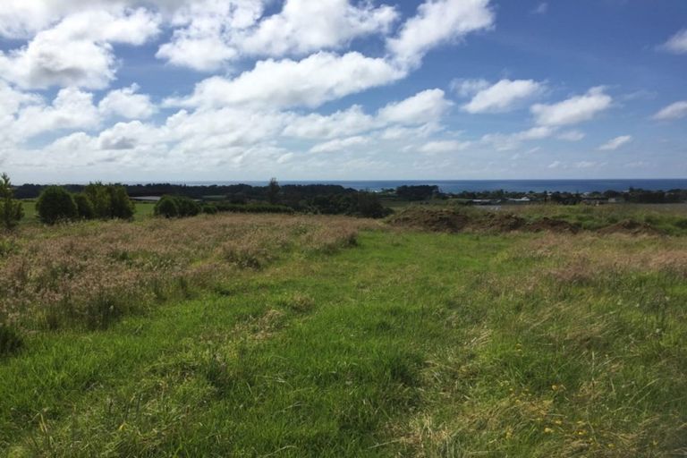 Photo of property in 2 Ekuarangi Place, Kaitake, New Plymouth, 4374