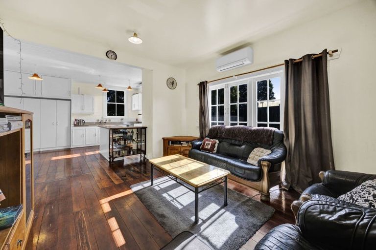 Photo of property in 73 Ngatai Street, Manaia, 4612