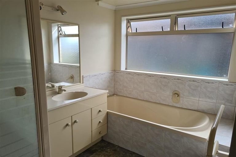 Photo of property in 9 Hereford Place, Grandview Heights, Hamilton, 3200