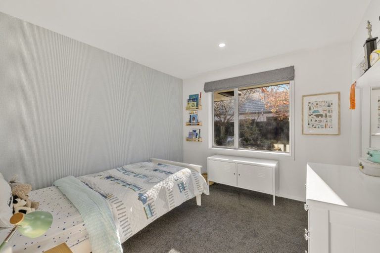 Photo of property in 33 Broadhaven Avenue, Parklands, Christchurch, 8083