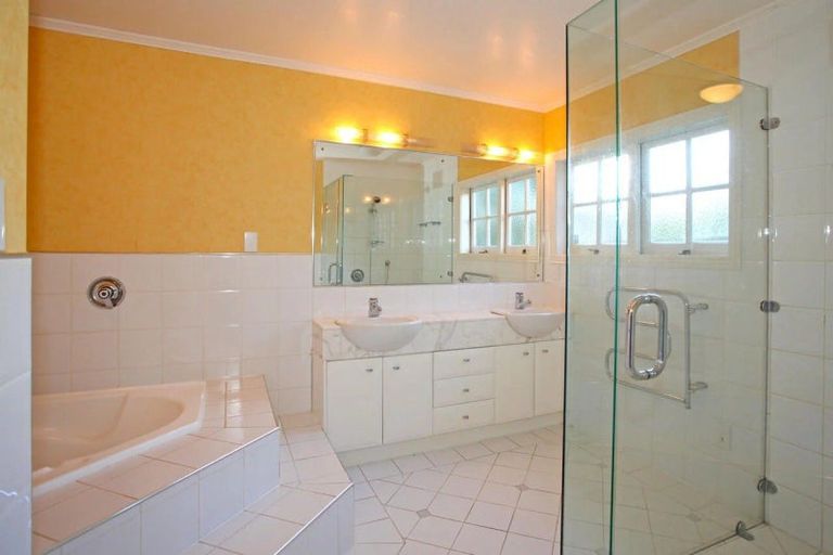 Photo of property in 11 Tyldens Road, Clevedon, Papakura, 2582