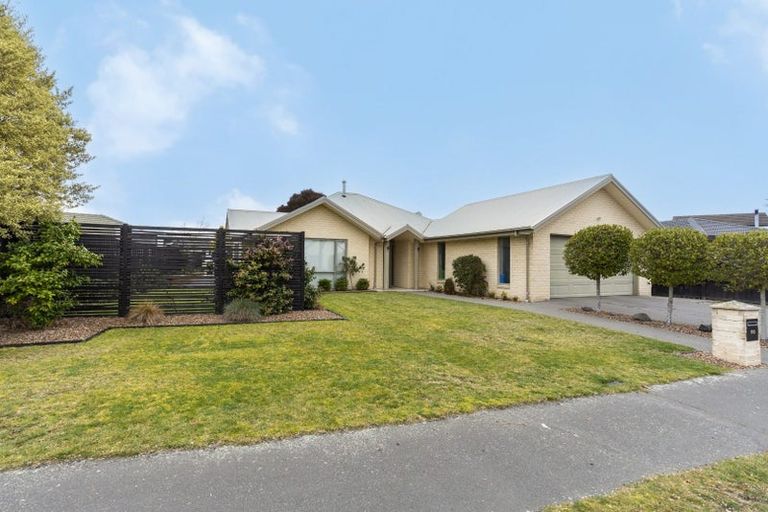 Photo of property in 110 Royal Park Drive, Parklands, Christchurch, 8083