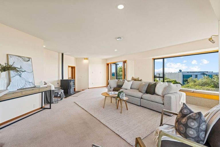 Photo of property in 10 Luxton Place, Mount Pleasant, Christchurch, 8081