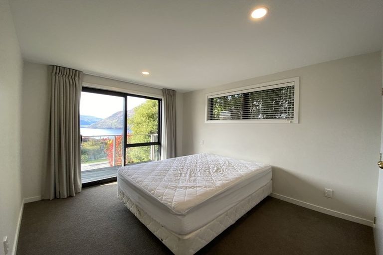 Photo of property in 54a Wynyard Crescent, Fernhill, Queenstown, 9300