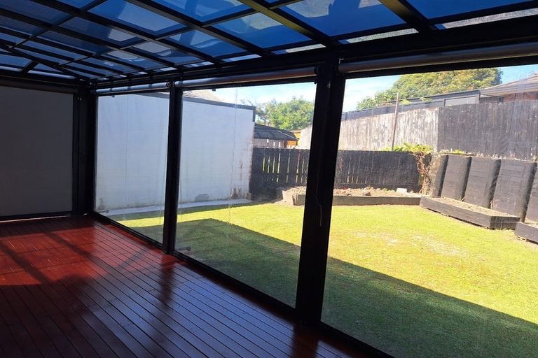 Photo of property in 8 Pyramid Place, Glen Eden, Auckland, 0602