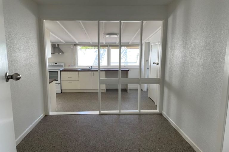 Photo of property in 1/18 Ocean View Road, Milford, Auckland, 0620