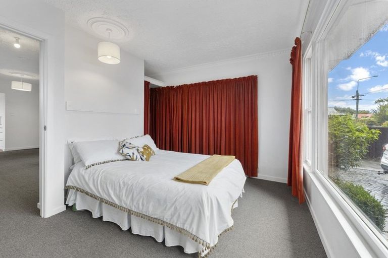 Photo of property in 99 Avonhead Road, Avonhead, Christchurch, 8042