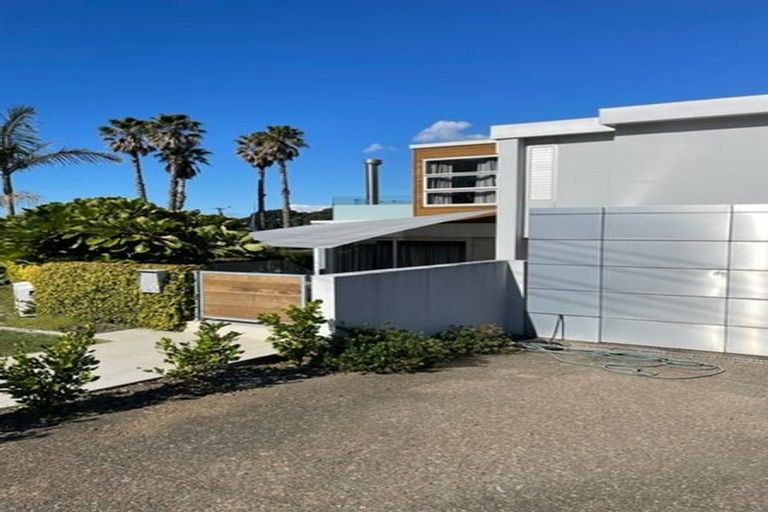 Photo of property in 2 Commodore Parry Road, Castor Bay, Auckland, 0620