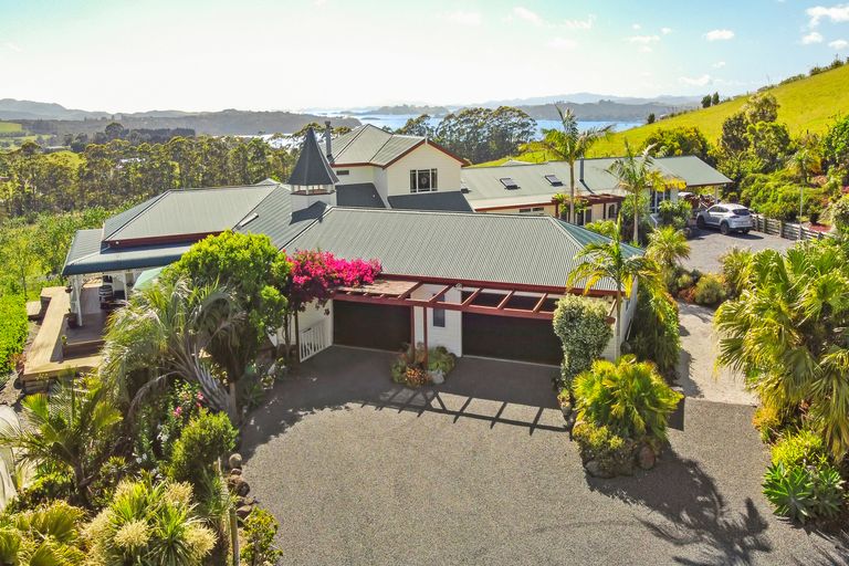 Photo of property in 10 Rangitane Road, Kerikeri, 0294