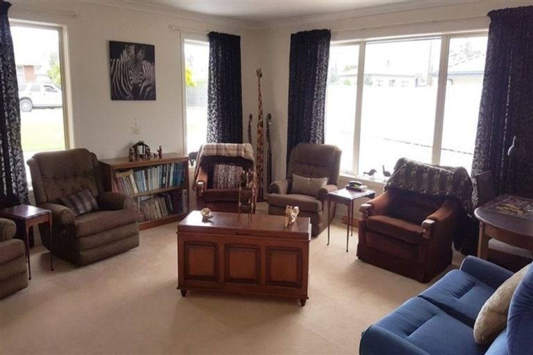 Photo of property in 16 Bond Street, Waimate, 7924