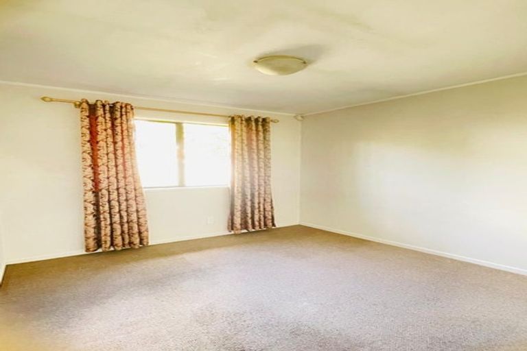Photo of property in 1/26 Ludlow Terrace, Totara Vale, Auckland, 0627