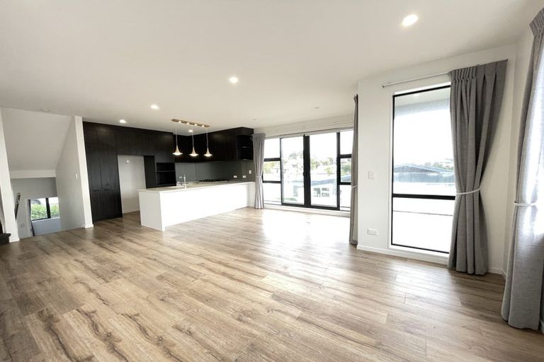 Photo of property in 11d Manuwai Road, Torbay, Auckland, 0630