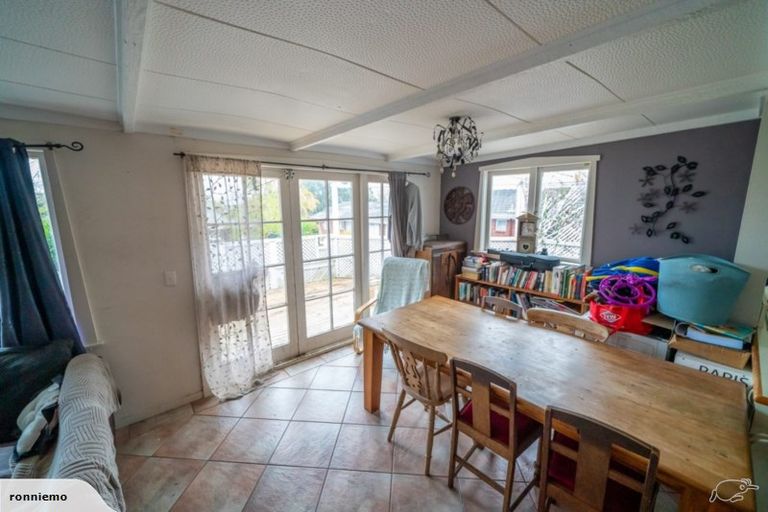 Photo of property in 21 Seabrook Avenue, New Lynn, Auckland, 0600