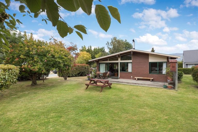 Photo of property in 2 Thomson Street, Arrowtown, 9302