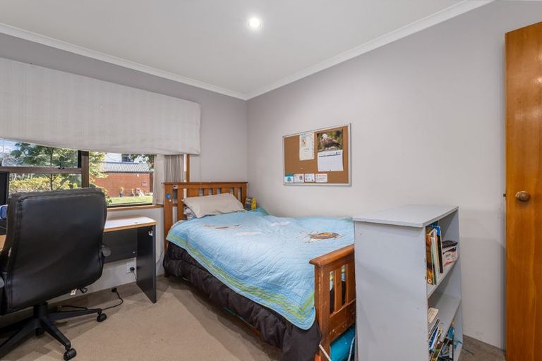 Photo of property in 10 The Crowsnest, Whitby, Porirua, 5024