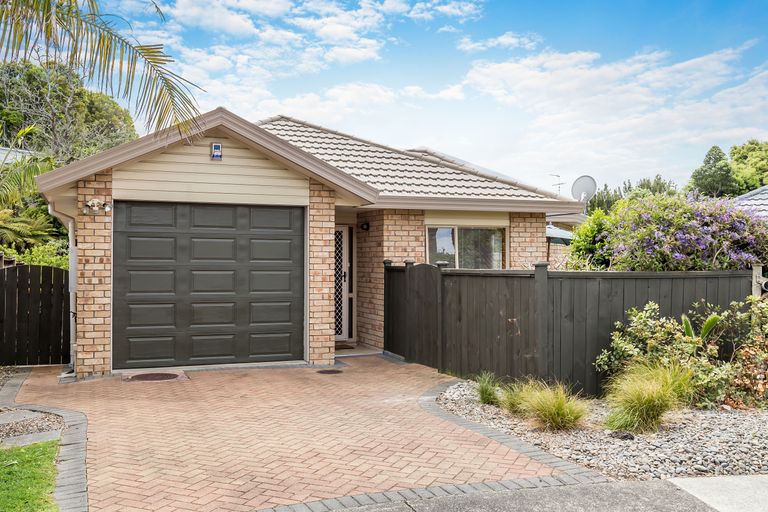 Photo of property in 47 Red Hibiscus Road, Stanmore Bay, Whangaparaoa, 0932
