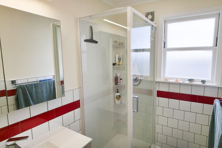 Photo of property in 22 Parenga Street, Wainuiomata, Lower Hutt, 5014