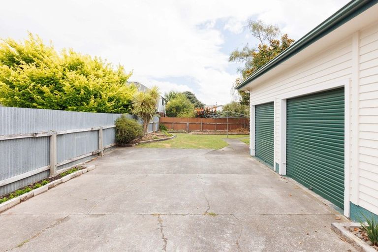 Photo of property in 10 Chester Crescent, West End, Palmerston North, 4410