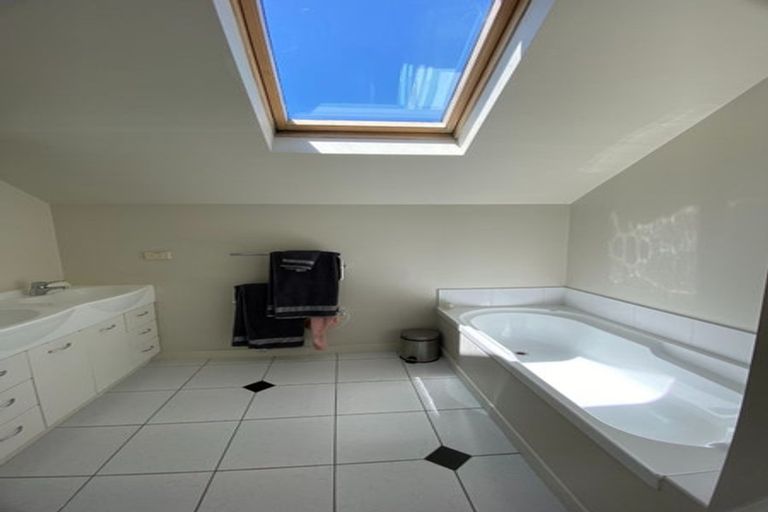 Photo of property in 24 Jordan Street, Island Bay, Wellington, 6023