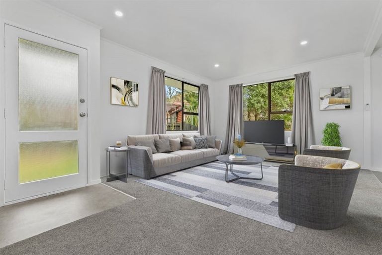 Photo of property in 2/9 Hydra Place, Glen Eden, Auckland, 0602