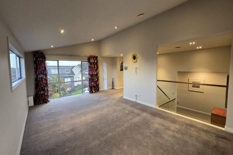 Photo of property in 34 Leburn Crescent, Flat Bush, Auckland, 2016
