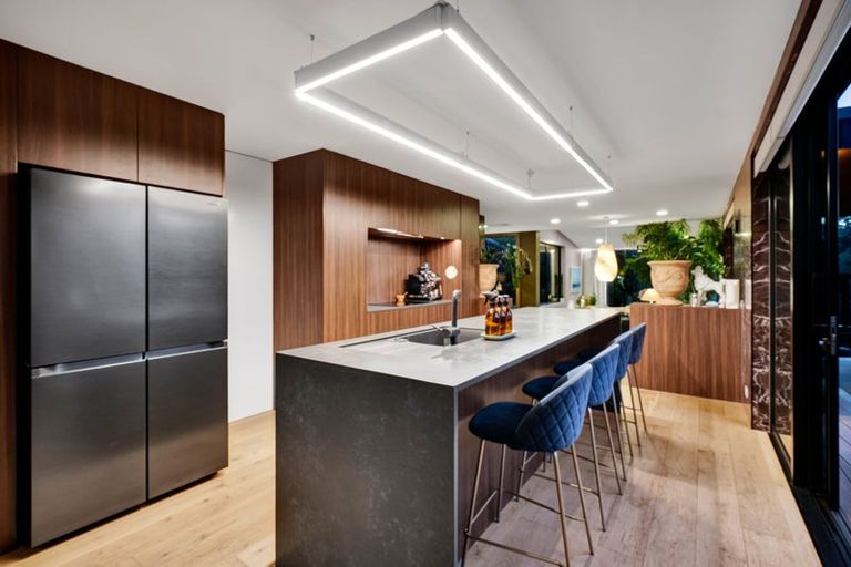 Photo of property in 12a Baring Terrace, Strandon, New Plymouth, 4312