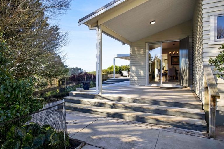 Photo of property in 561 Frankley Road, Hurworth, New Plymouth, 4371