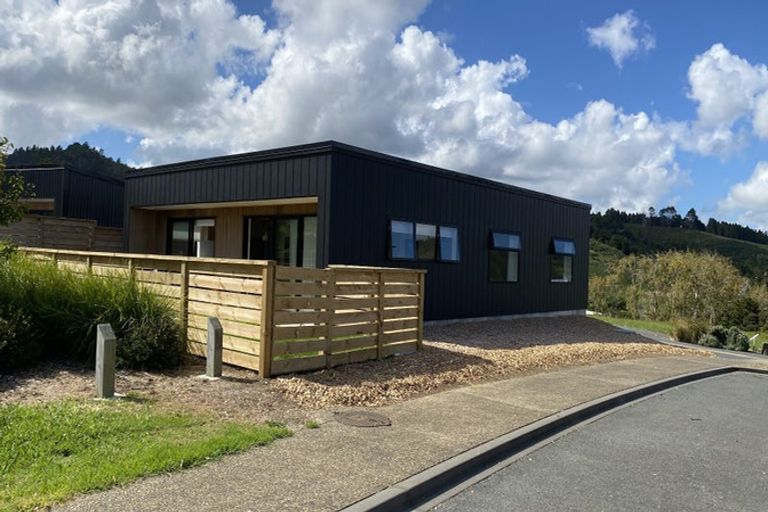 Photo of property in 1 Cherry Tree Lane, Glenbervie, 0173