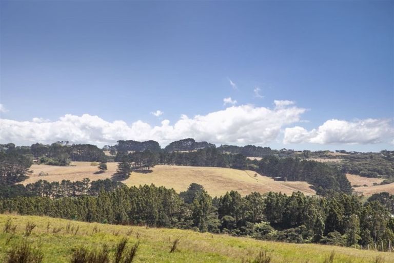 Photo of property in 71b Taiapa Valley Road, Muriwai, 0881