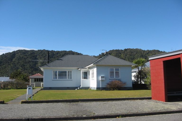 Photo of property in 35 Firth Street, Cobden, Greymouth, 7802