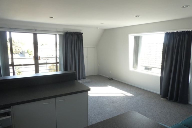 Photo of property in 11 Monteath Place, Redwood, Christchurch, 8051