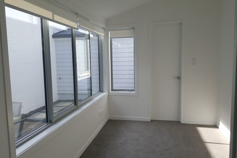 Photo of property in 42 Gunner Drive, Te Atatu Peninsula, Auckland, 0610