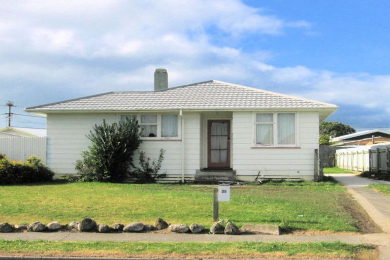 Photo of property in 25 Mclaren Crescent, Onekawa, Napier, 4110