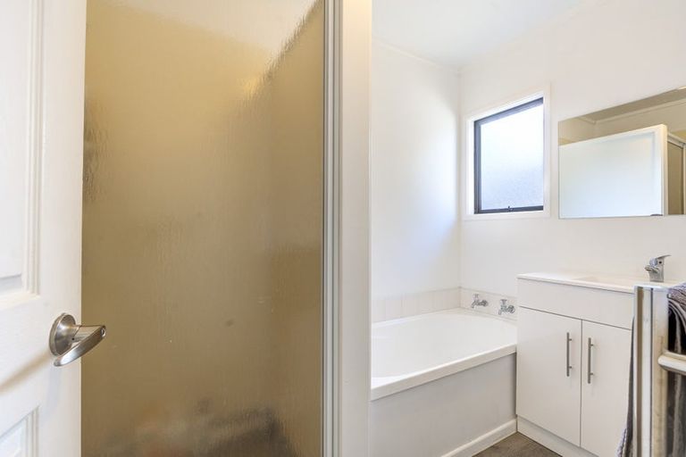 Photo of property in 15 Caulfield Place, Nawton, Hamilton, 3200