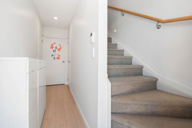 Photo of property in 4/128 Onewa Road, Northcote, Auckland, 0627