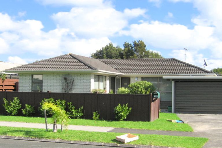 Photo of property in 10a Vivian Wilson Drive, Eastern Beach, Auckland, 2012