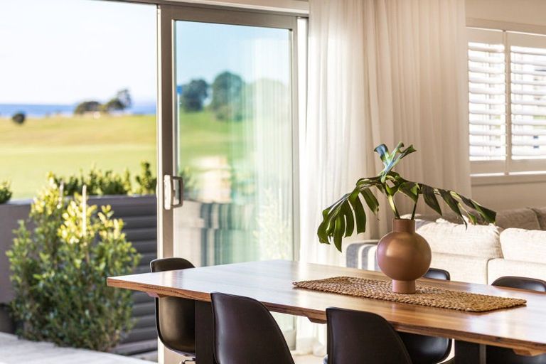 Photo of property in 17 Winscombe Street, Belmont, Auckland, 0622